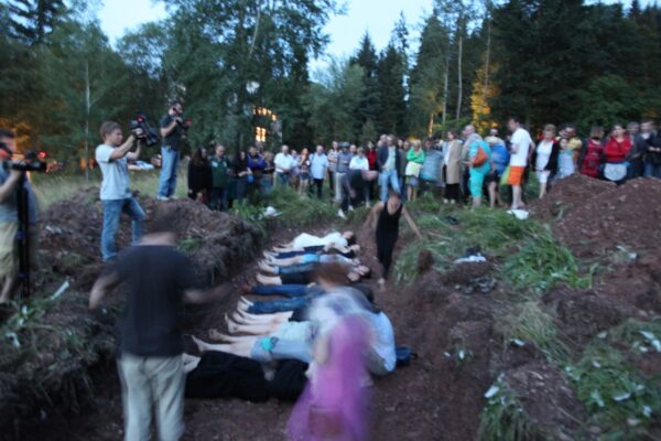 martin_zet_mass_grave_konteksty_2014_contexts_fot_polak_grzegorski17