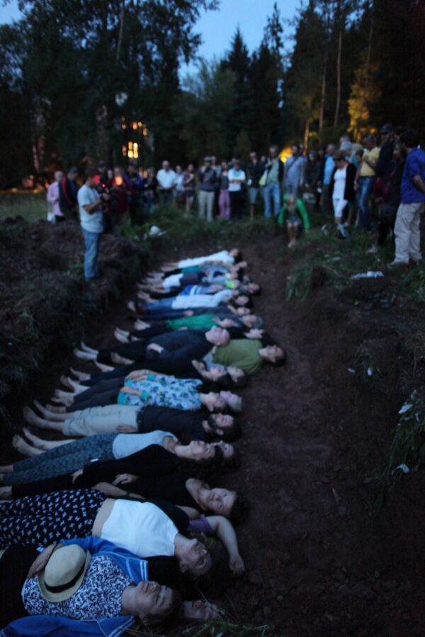 martin_zet_mass_grave_konteksty_2014_contexts_fot_polak_grzegorski19