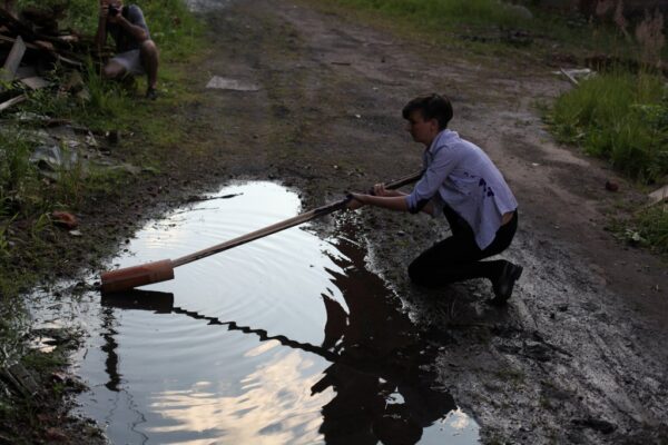 karolina-kubik-pochodzic-z-rodziny-konteksty-2013-sokolowsko-fot-marcin-polak-jerzy-grzegorski-1