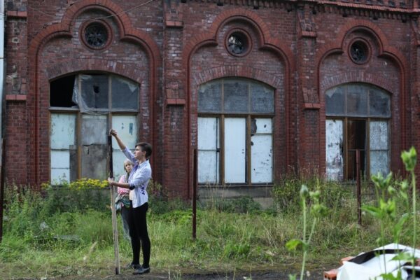 karolina-kubik-pochodzic-z-rodziny-konteksty-2013-sokolowsko-fot-marcin-polak-jerzy-grzegorski-4