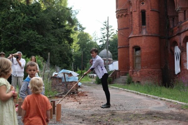 karolina-kubik-pochodzic-z-rodziny-konteksty-2013-sokolowsko-fot-marcin-polak-jerzy-grzegorski