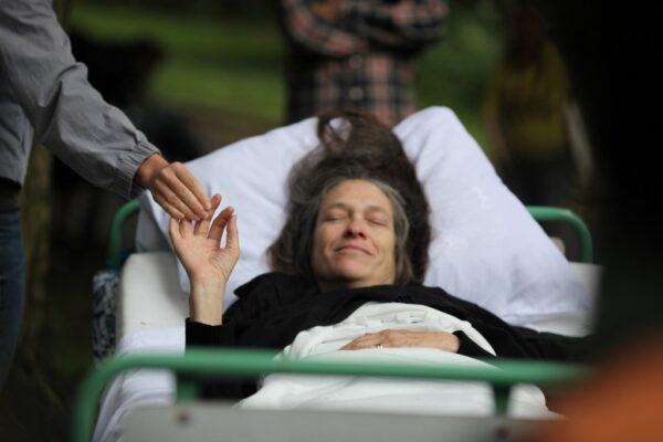 marilyn-arsem_the-cure_konteksty-2013-sokolowsko-fot-jerzy-grzegorski-marcin-polak-2