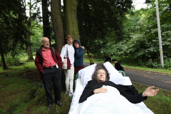 marilyn-arsem_the-cure_konteksty-2013-sokolowsko-fot-jerzy-grzegorski-marcin-polak