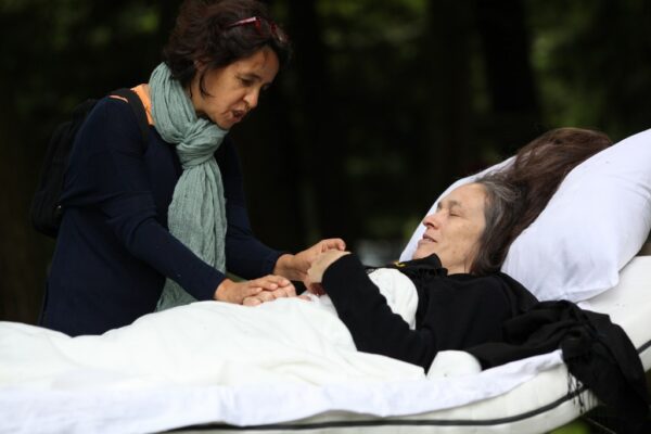 marilyn-arsem_the-cure_konteksty-2013-sokolowsko-fot-jerzy-grzegorski-marcin-polak-7