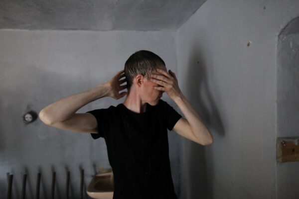 sandra-johnston_fissure_konteksty-2013-sokolowsko-fot-marcin-polak-jerzy-grzegorski-2