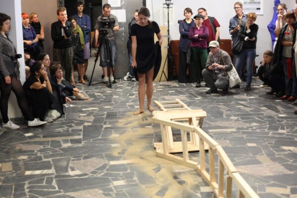 yaryna-schumska-widoczne-niewidoczne-drogi-konteksty-2013-sokolowsko-fot-jerzy-grzegorski-marcin-polak-3