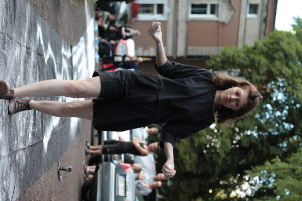 Jagoda Kozon, performance Wnikanie, Konteksty 2017, Sokołowsko, fot. Polak Grzegorski (109)