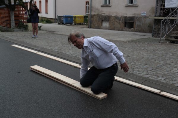 Janusz Bałdyga Performance Widok w okno 2017, Konteksty 2017, Sokołowsko, fot. Polak Grzegorski (8)