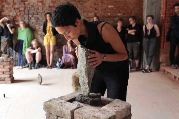 Jasmin Schaitl, Performance Connected Balance, Konteksty 2017, Sokołowsko, fot. Polak Grzegorski (61)