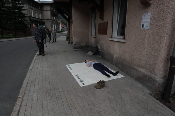katharinajej, Performance lie down with me, Konteksty 2017, Sokołowsko, fot. Polak Grzegorski (34)