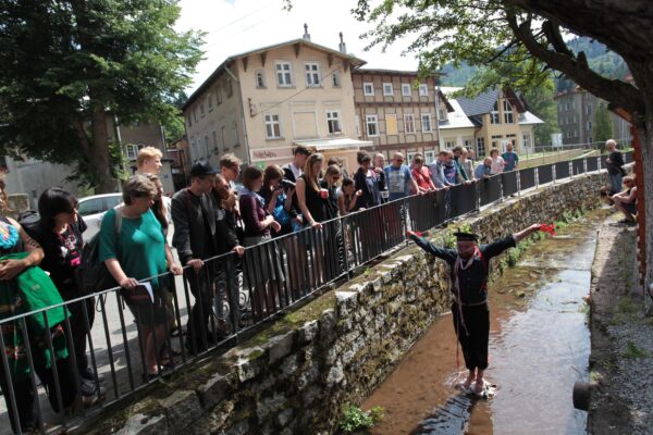 Oleksandr Maksymow, Performance Terytoria, aneksja, Konteksty 2017, Sokołowsko, fot. Polak Grzegorski (121)