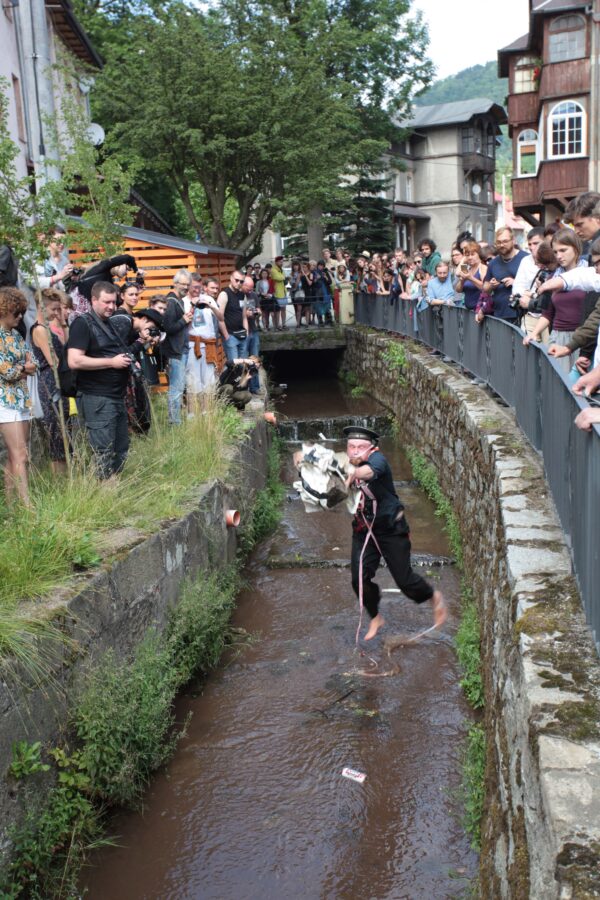 Oleksandr Maksymow, Performance Terytoria, aneksja, Konteksty 2017, Sokołowsko, fot. Polak Grzegorski (156)