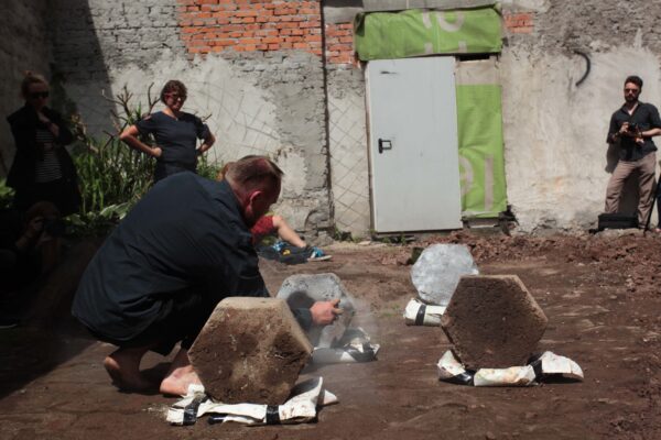 Oleksandr Maksymow, Performance Terytoria, aneksja, Konteksty 2017, Sokołowsko, fot. Polak Grzegorski (80)