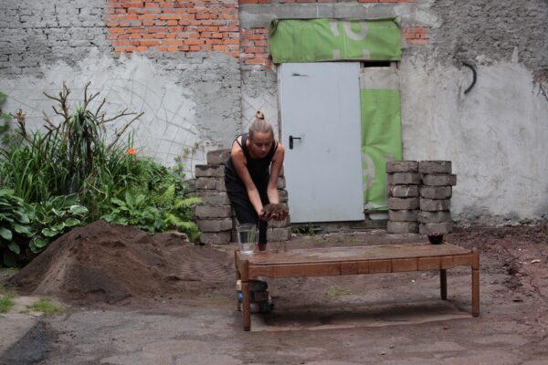 Olga Czychryk, Performance Ślad, Konteksty 2017, Sokołowsko, fot. Polak Grzegorski (5)