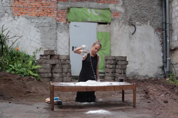 Olga Czychryk, Performance Ślad, Konteksty 2017, Sokołowsko, fot. Polak Grzegorski (55)