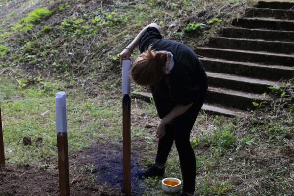 Zofia Kuligowska, Performance Nie można wysłać pustej wiadomości, Konteksty 2017, Sokołowsko, fot. Polak Grzegorski (48)