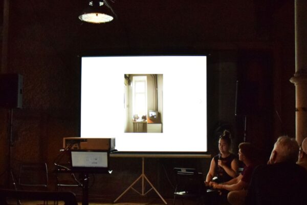 Agnieszka Rayzacher, Anna Leśnak, Magdalena Ujma, Seminarium Feministyczne Zapsuję wydarzenia zwykłe, Artystki wobec rzeczywistości (4)_mini